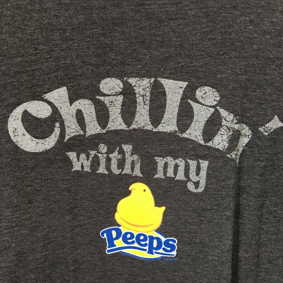 Savvy Chillin’ With My Peeps Gray Large T shirt Marshmallow Candies Easter - Picture 2 of 5